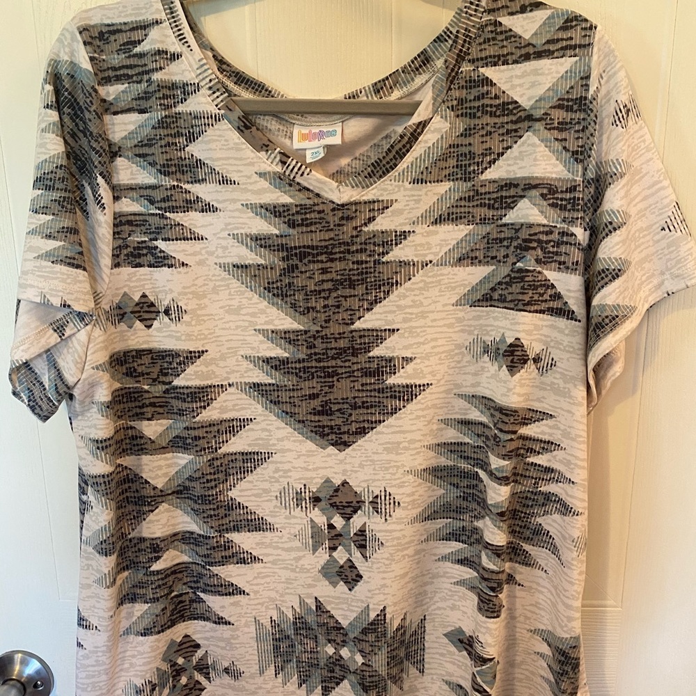 LuLaRoe Christy Tee
